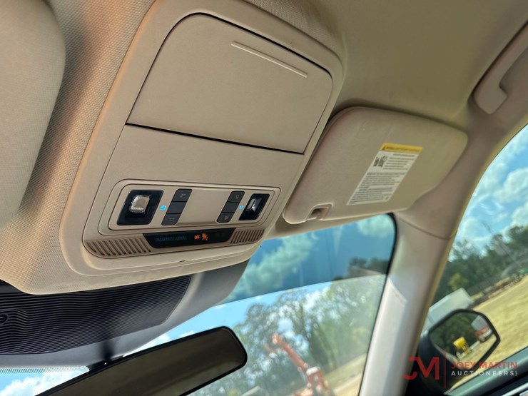 2020-ford-explorer-image-17