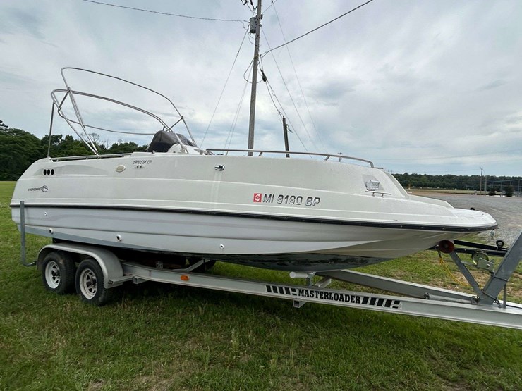 1996-chaparral-sunesta-230-deck-boat-w/mercruiser-se116-inboard/outboard-&-trailer-(no-title~bos-onl-image-3