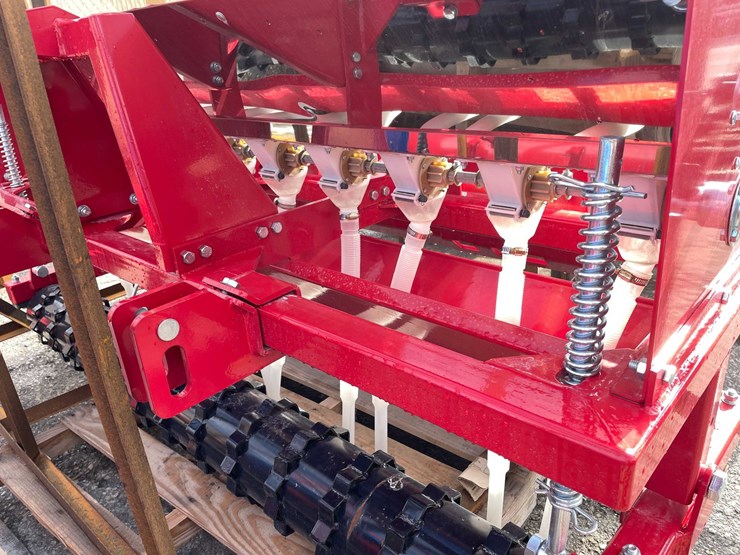 #9028-•-unused-agt-70-skid-steer-universal-mount-(o12)-image-11