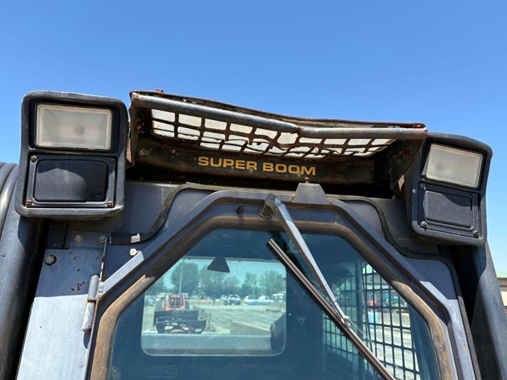 new-holland-lx885-image-10