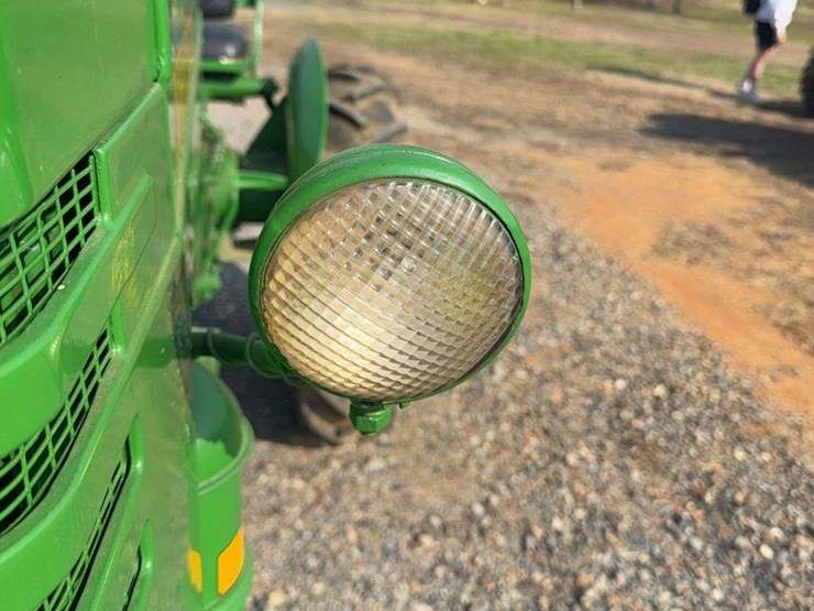 john-deere-m-image-13