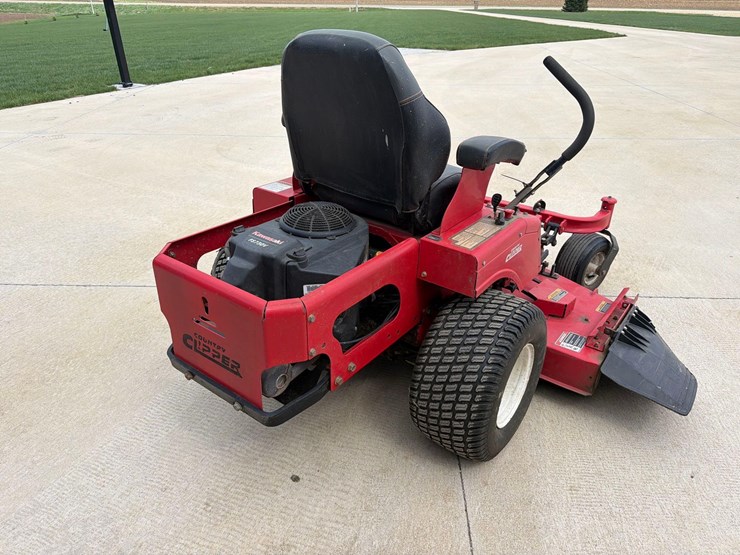 country-clipper-challenger-zero-turn-lawnmower-image-3