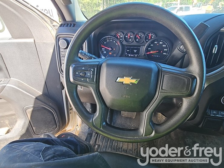2022-chevrolet-1500-image-45