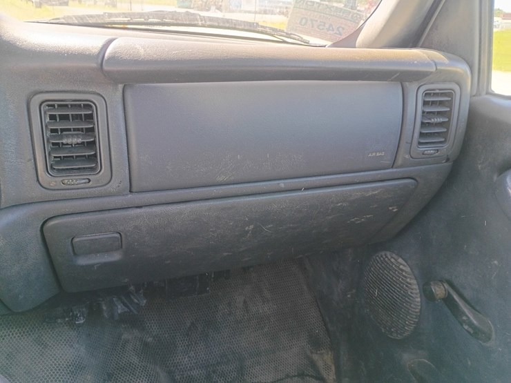 #24570-•-2001-chevrolet-silverado-pickup-truck-image-43