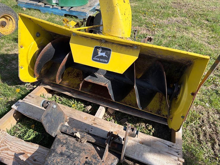 john-deere-212-image-27