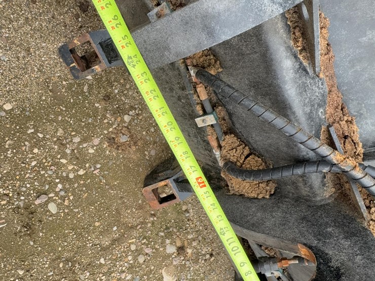 2023-caterpillar-938m-image-17