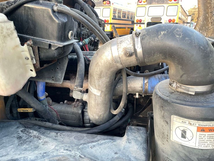 2004-freightliner-fs65-image-8