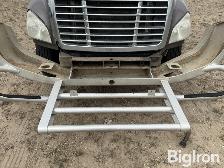 2016-freightliner-cascadia-125-image-14