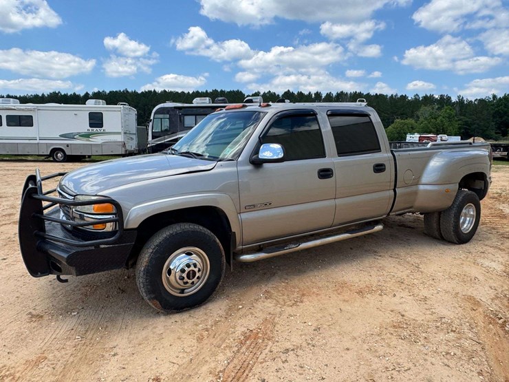 2002-gmc-sierra-3500-image-1