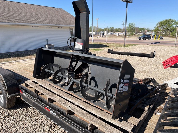 bobcat-72”-front-mount-snowblower-image-1