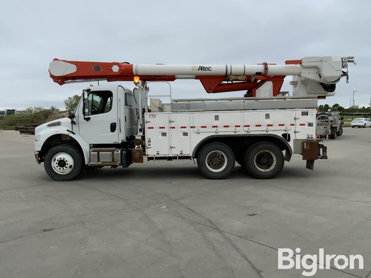 2014-freightliner-m2-106-image-8