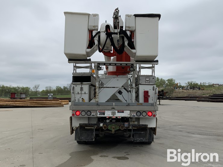2016-freightliner-m2-106-image-6