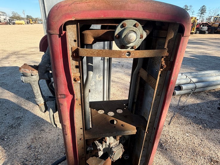 #5100-•-old-gas-pump-image-9