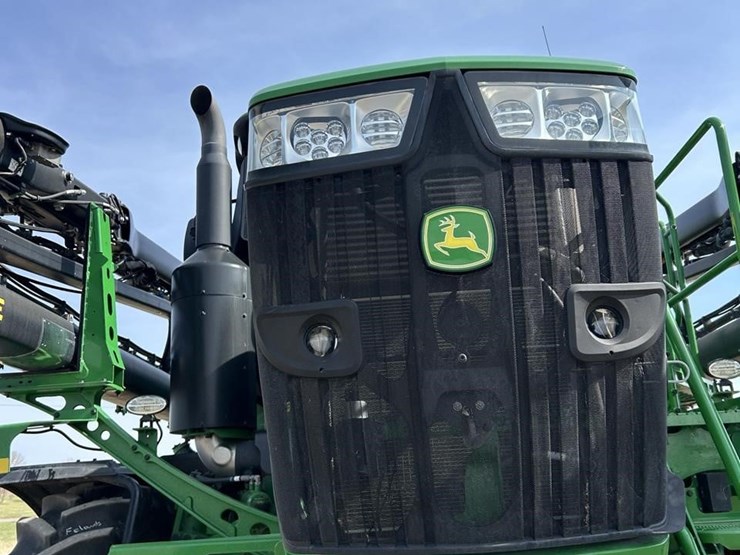 2020-john-deere-r4045-image-13