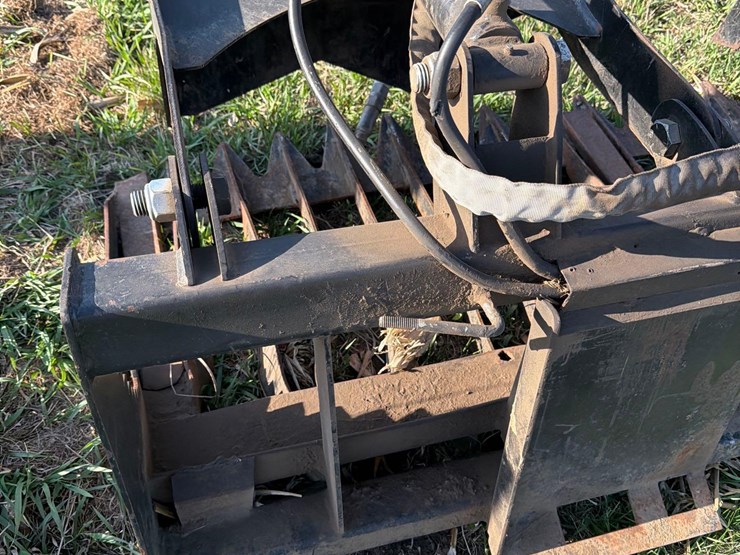 skidloader-78”-grapple-bucket-image-6