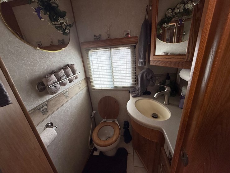 #7-•-2005-tiffin-phaeton-40’-–-premium-refurbished-coach-image-13