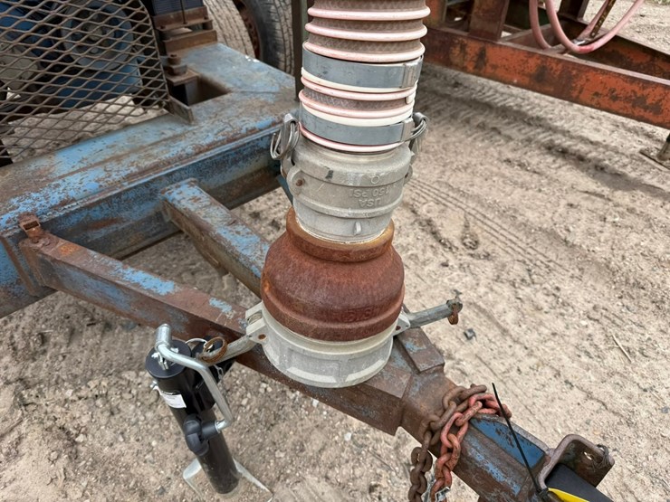#3889-•-towable-water-pump-image-10