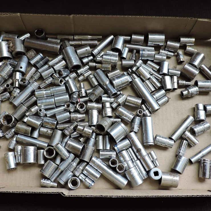 ASSORTED SMALLER SIZE SOCKETS