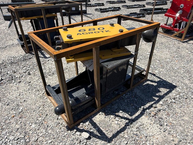 #45360-•-unused-agt-sshh680-skid-steer-breaker-sshh68026020502a-image-6