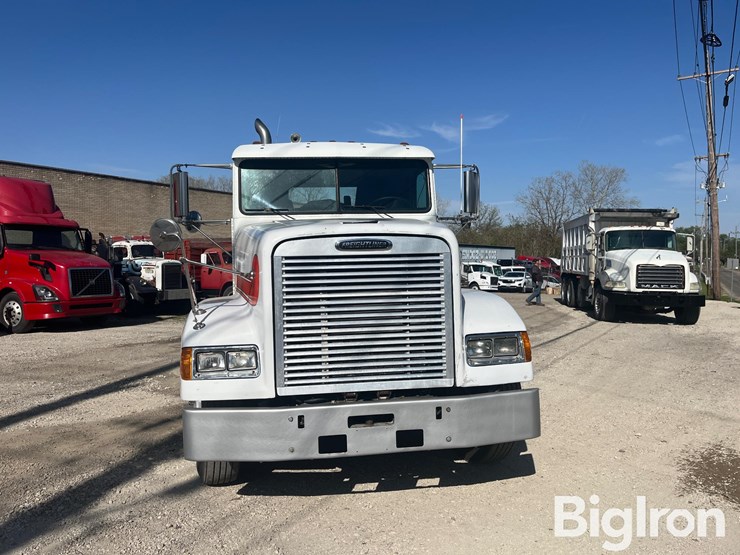 1995-freightliner-fld120-image-2