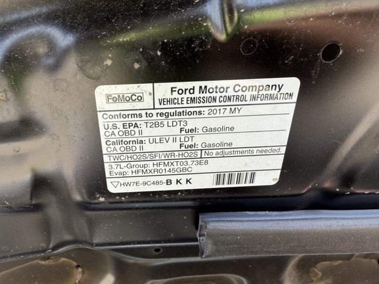 2017-ford-explorer-image-14