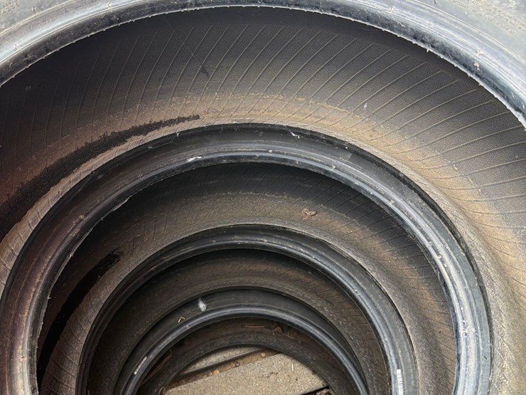 4--265/50r20-tires-image-3