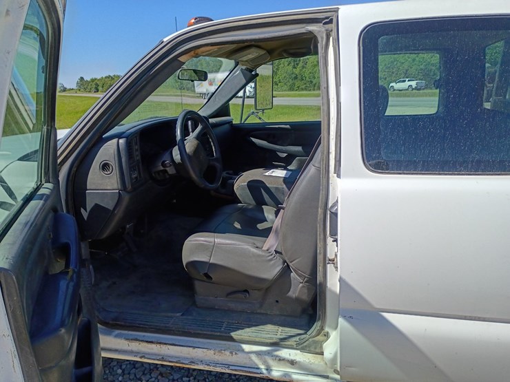 #24570-•-2001-chevrolet-silverado-pickup-truck-image-26