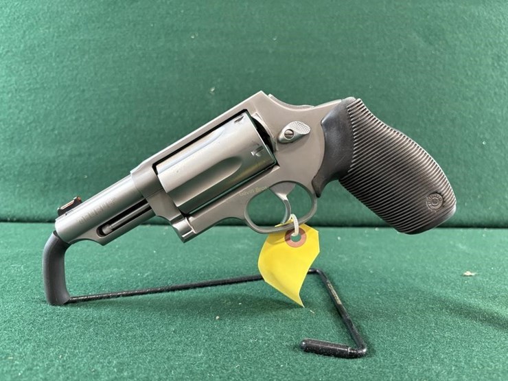 taurus-"the-judge"-.45lc/410ga-revolver-image-7