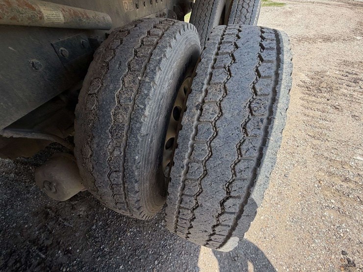2016-kenworth-t880-image-41