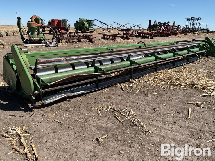 john-deere-230-image-3