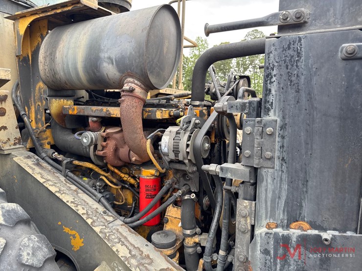caterpillar-416-image-11