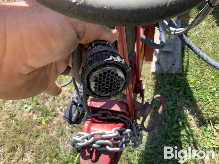 2014-case-ih-1225-image-15
