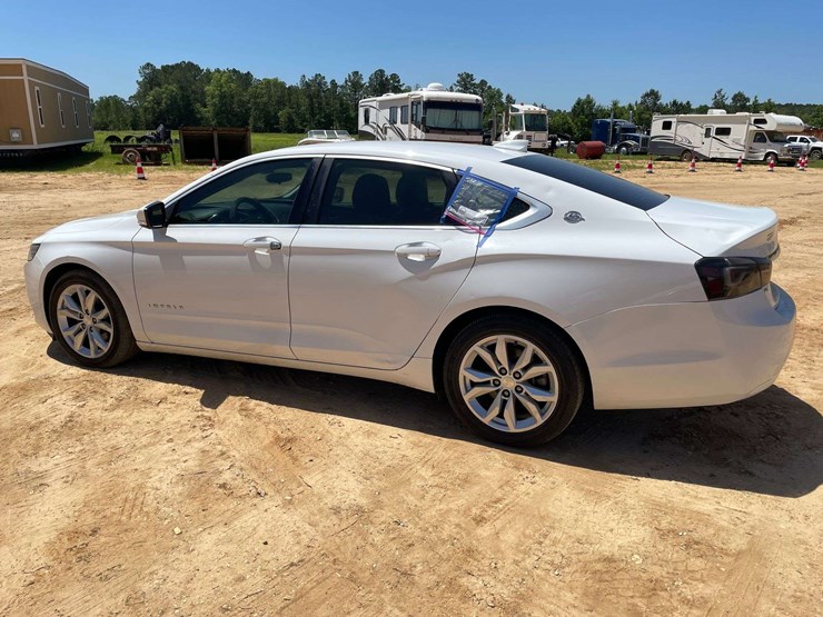 2017-chevrolet-impala-4-door-sedan-(180,759-miles)-image-2
