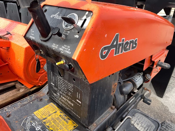 #9073-•-ariens-gt-lawn-mower-(o3)-image-2