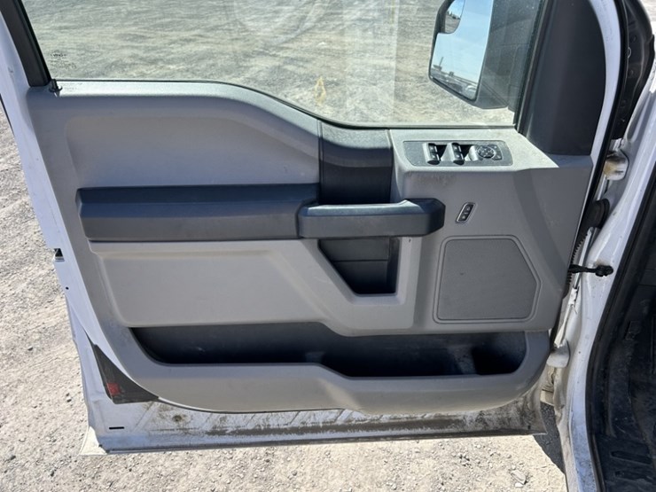 2016-ford-f150-xl-image-22
