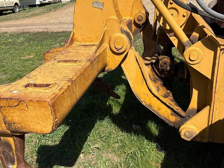 caterpillar-12f-image-25