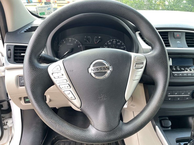 2017-nissan-sentra-4-door-sedan-(130,684-miles)-image-12