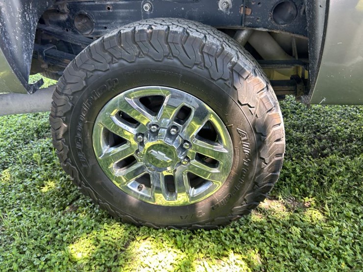 2013-chevrolet-silverado-2500-lt-image-5