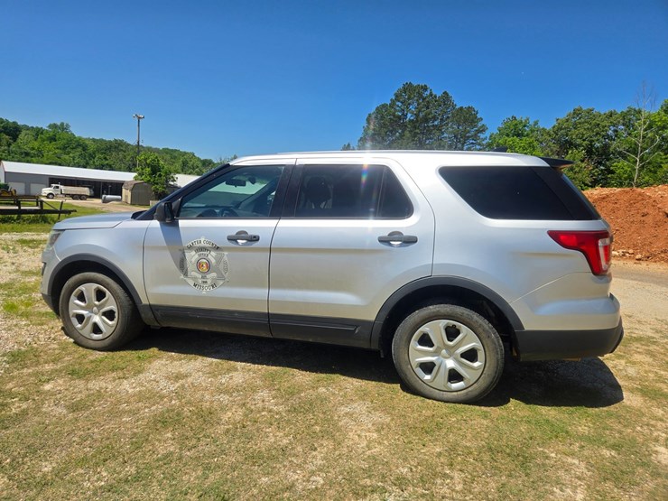 2016-ford-explorer-image-6