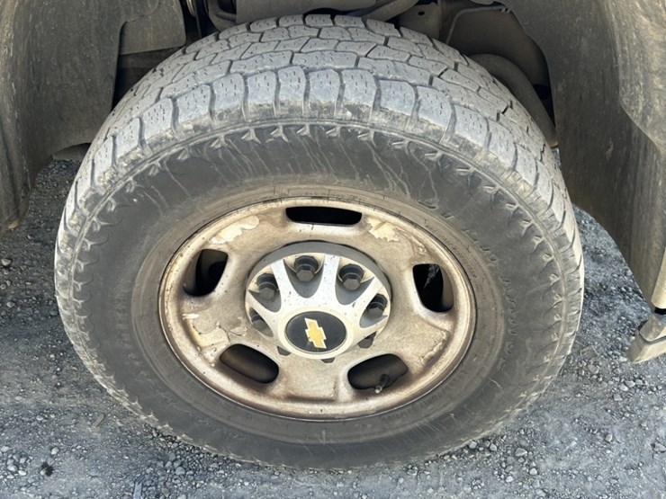 2012-chevrolet-silverado-2500-image-40