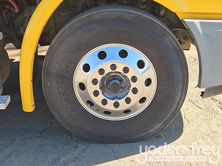 2019-freightliner-cascadia-image-9