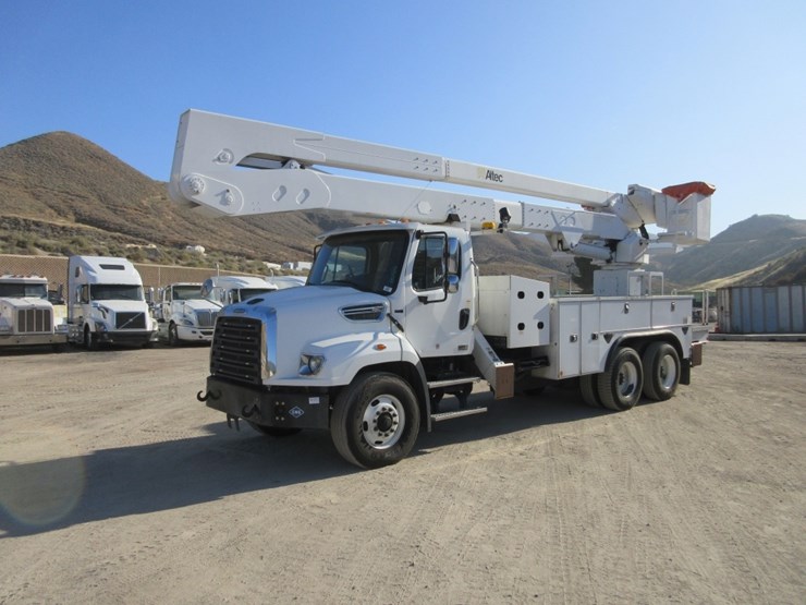 2016-freightliner-114sd-image-1