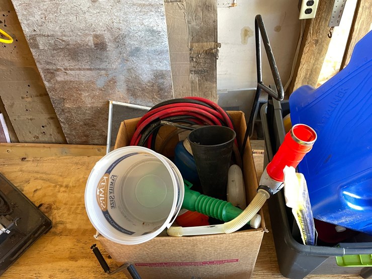 #7031-•-misc.-tools-and-automotive-items-image-9