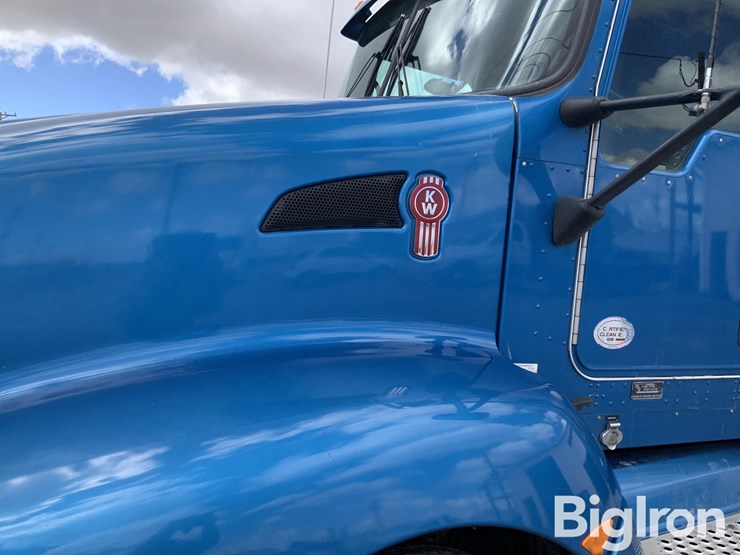 2012-kenworth-t600-image-11
