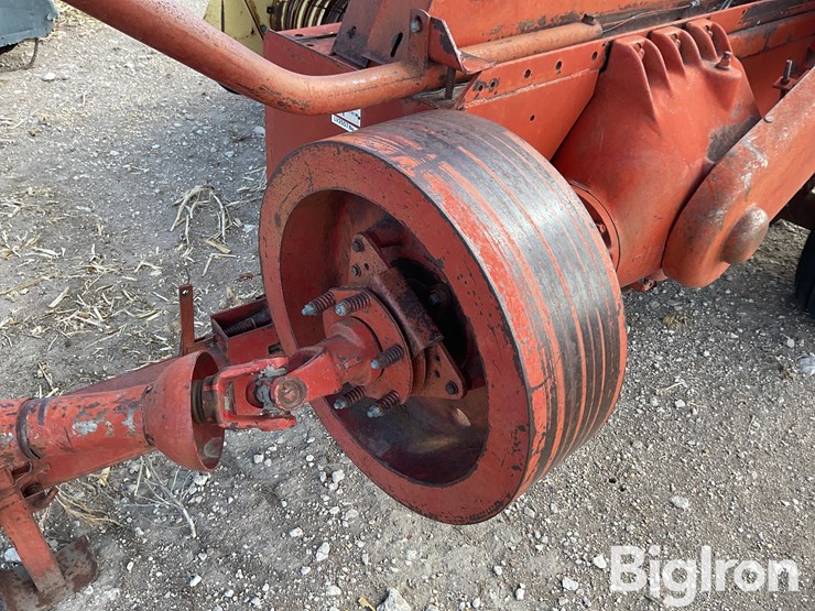new-holland-285-image-15