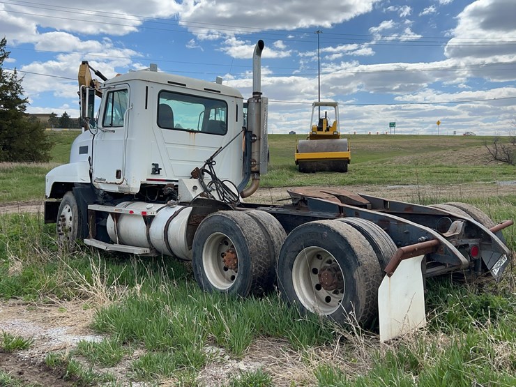 2000-mack-ch613-image-4