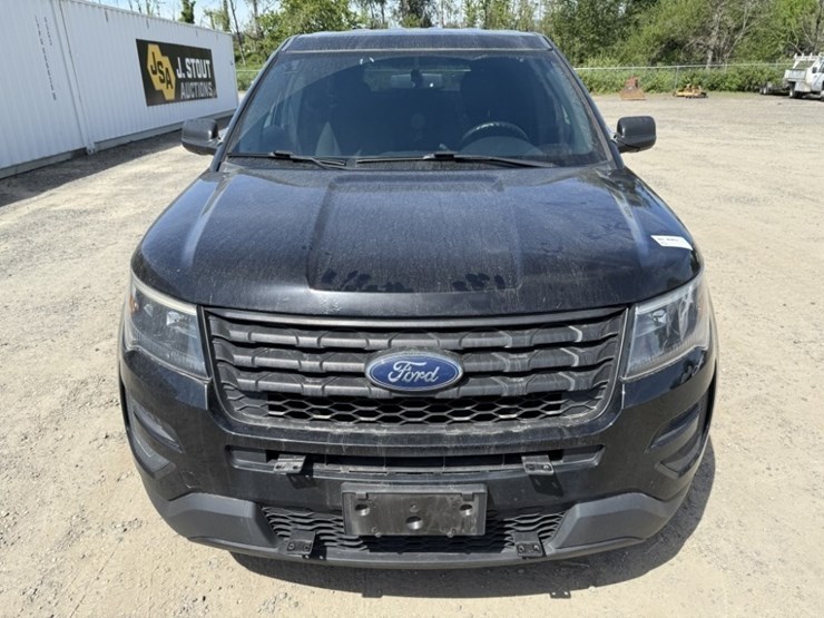 2017-ford-explorer-image-8