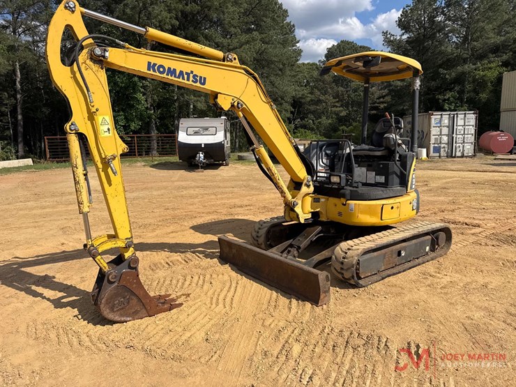 2015-komatsu-pc35mr-3-image-2