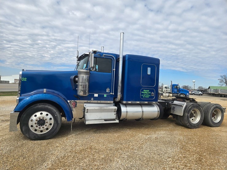 1999-kenworth-w900-image-6
