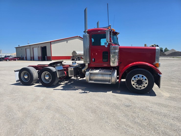 2007-peterbilt-379-image-28